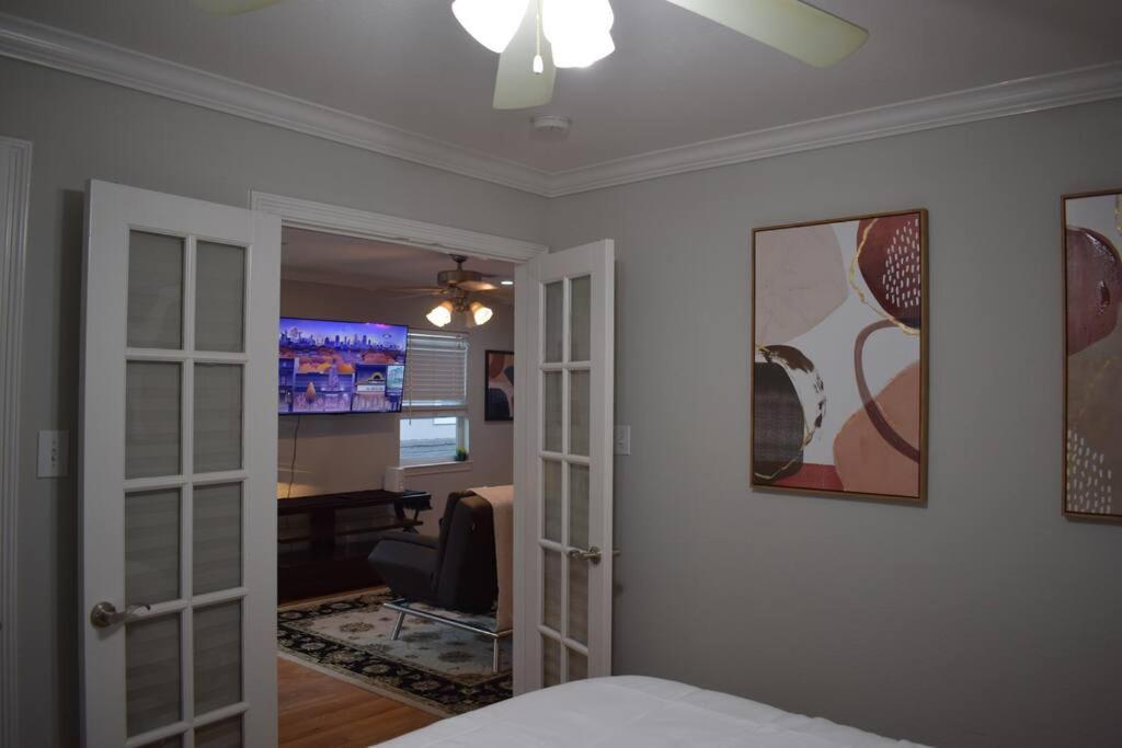 Townhouse Near Midtown Apartment Houston Bagian luar foto