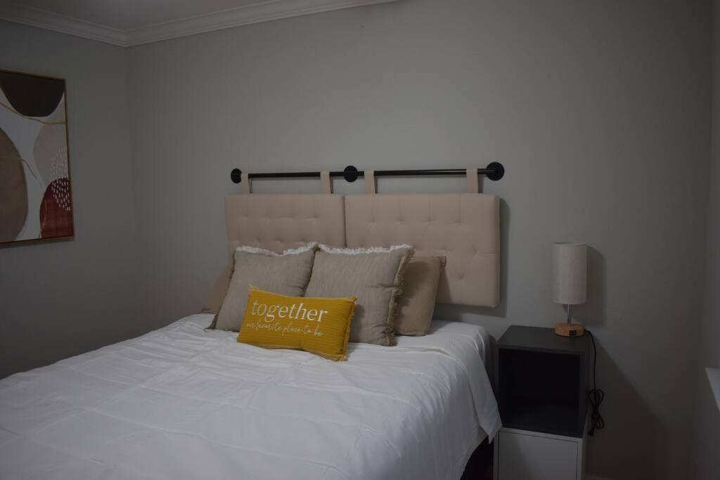 Townhouse Near Midtown Apartment Houston Bagian luar foto